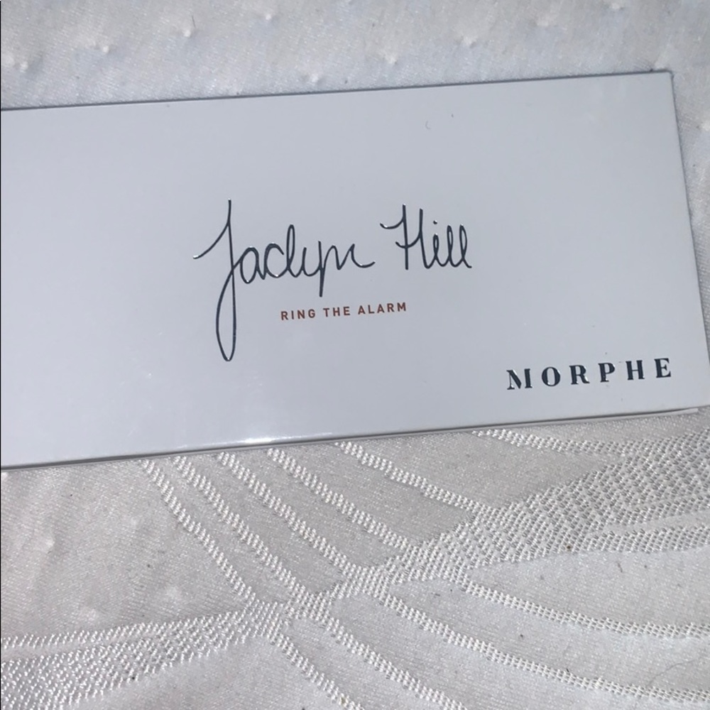 Jaclyn hill ring the alarm eyeshadow palllete